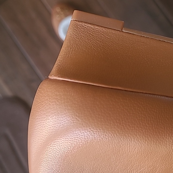 Brand new tory burch camel color - Picture 6 of 6